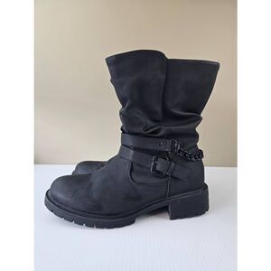 Torrid Boots Sz 9 1/2WW Black w/Chain